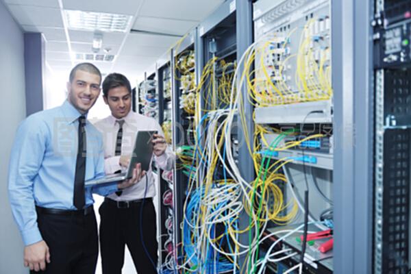 網(wǎng)絡服務器室的工程實施 構建高效與可靠的網(wǎng)絡環(huán)境